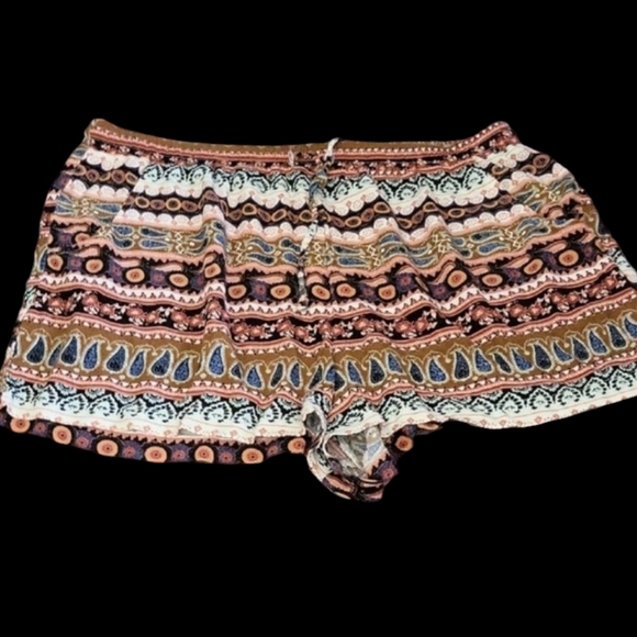American Eagle Outfitters Patterned Women's Shorts - Picture 1 of 4